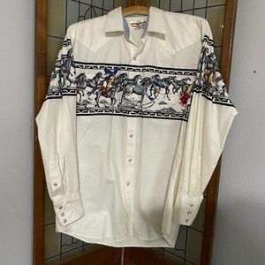 90s Looney Tunes Western Collection Size Large long sleeve